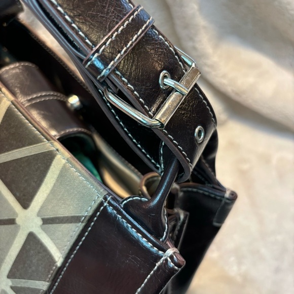 Nine & Co. Shoulder Bag Brown Tan Geometric Silver-Tone Hardware Classic - Picture 7 of 16